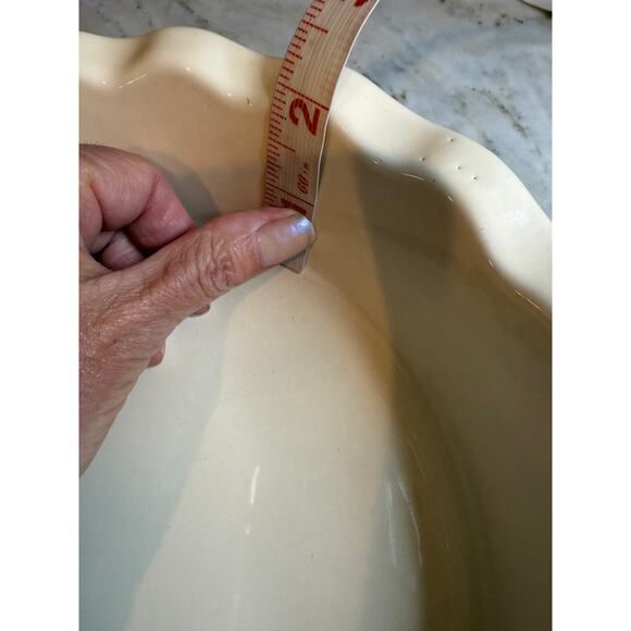 Emile Henry Williams Sonoma Ruffled Pie Dish Cream - Picture 5 of 6